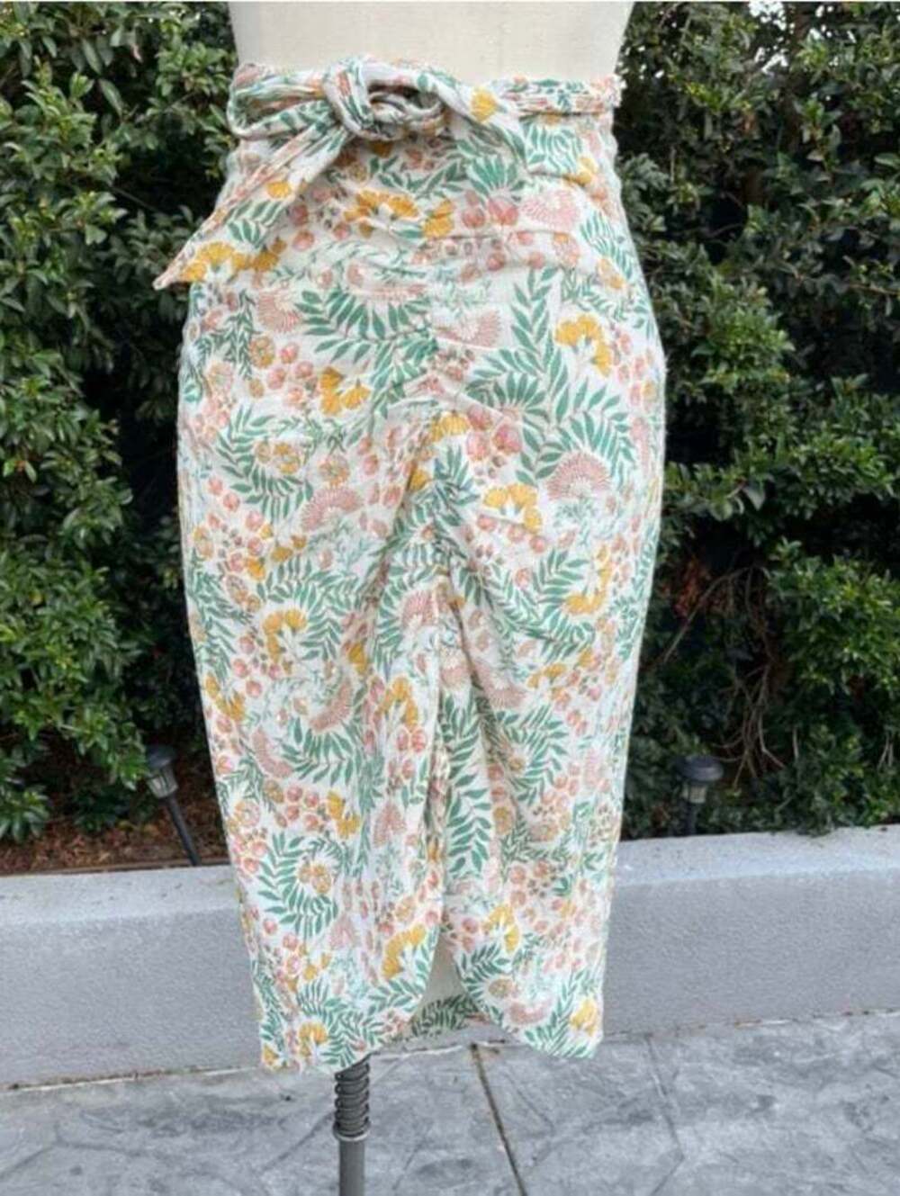 Floral Resortwear Walter Baker Gathered Front Tie Waist Skirt Size 2 Boho